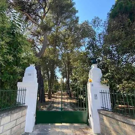 Trullo Rosa Cisternino